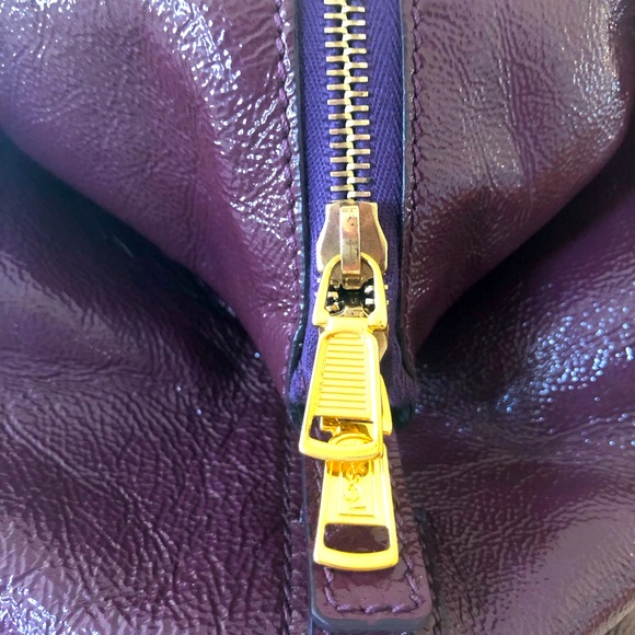 YSL Easy Bag in Purple Patent Leather - Picture 6 of 10